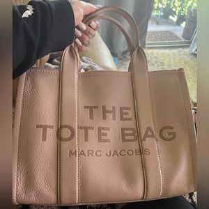 Marc Jacobs The Tote Bag medium in Rose dust taking offers.
